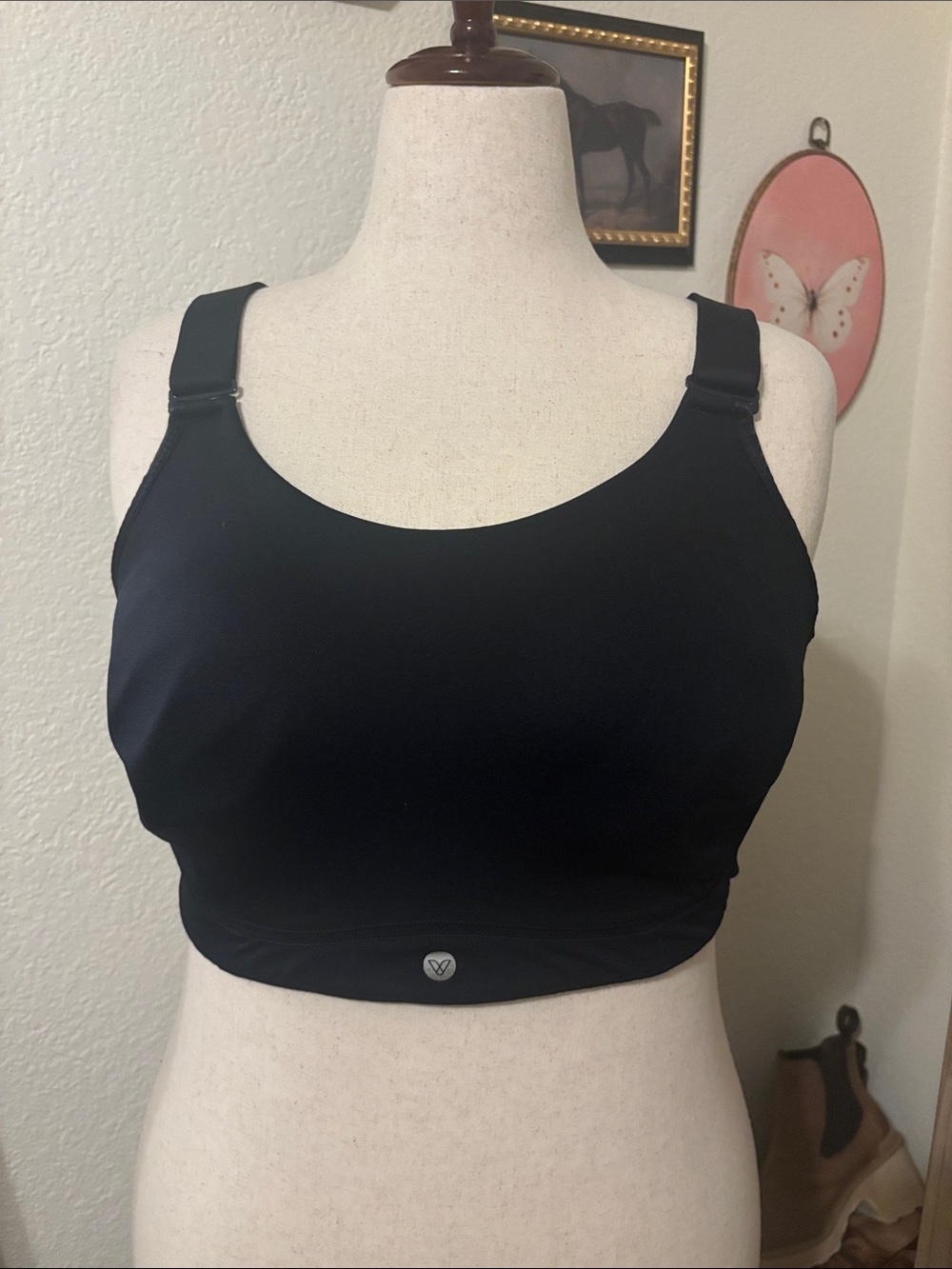 LIVI Active Medium Impact Wireless Sports Bra - Black- Size 44DDD